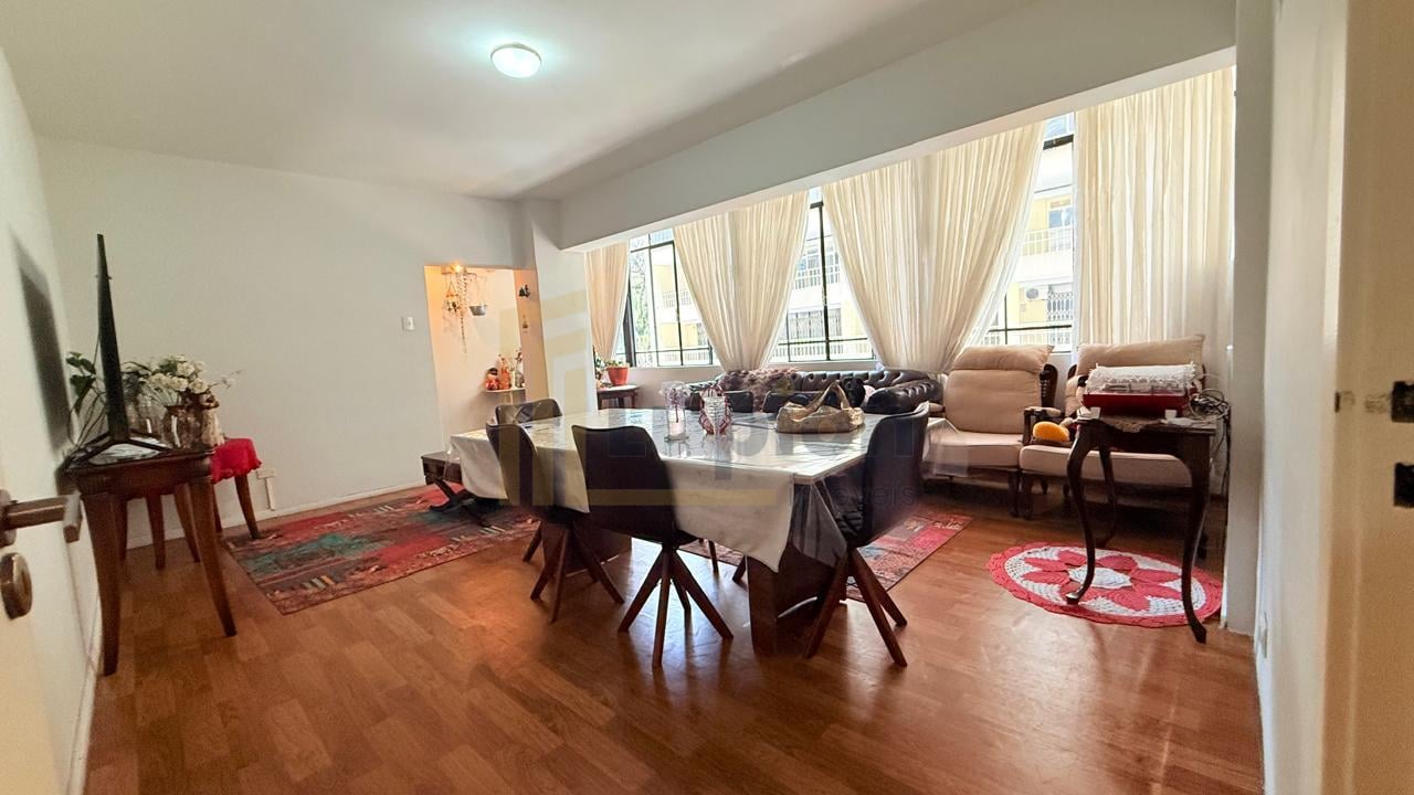 Apartamento à venda no CENTRO de       CURITIBA  -   PR