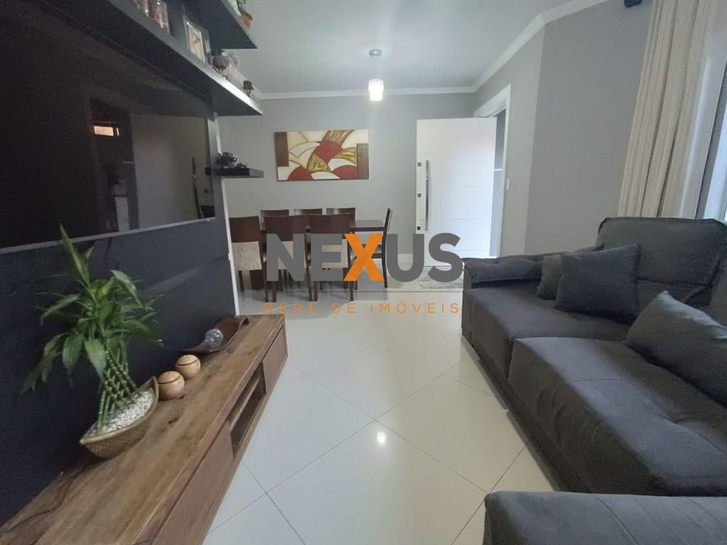 Sobrado com 3 dormitórios à venda, 130 m - Fazendinha - Curiti...