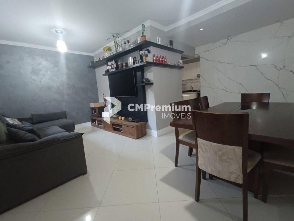 Sobrado com 3 dormitórios à venda, 130 m - Fazendinha - Curiti...