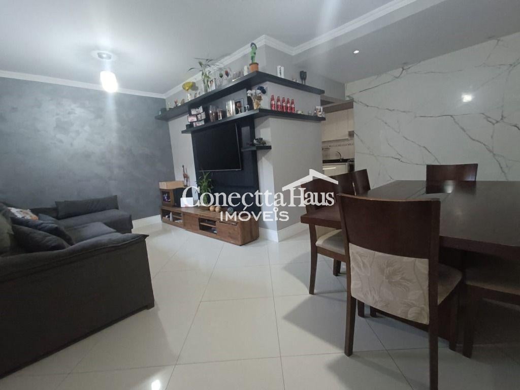 Sobrado com 3 dormitórios à venda, 130 m - Fazendinha - Curiti...