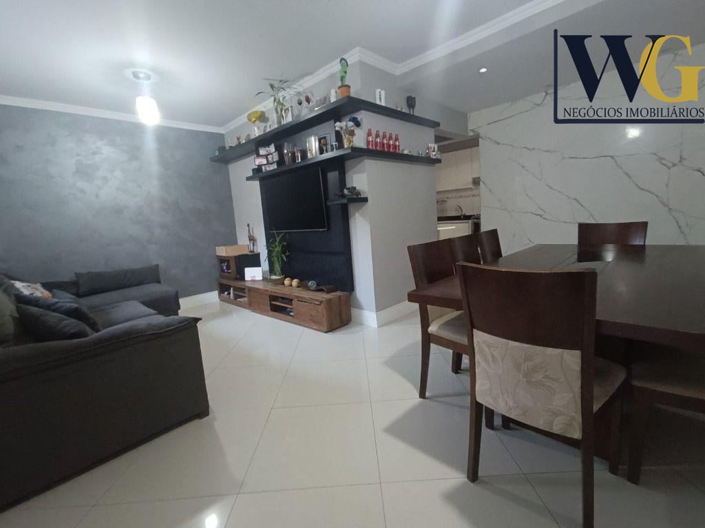 Sobrado com 3 dormitórios à venda, 130 m - Fazendinha - Curiti...