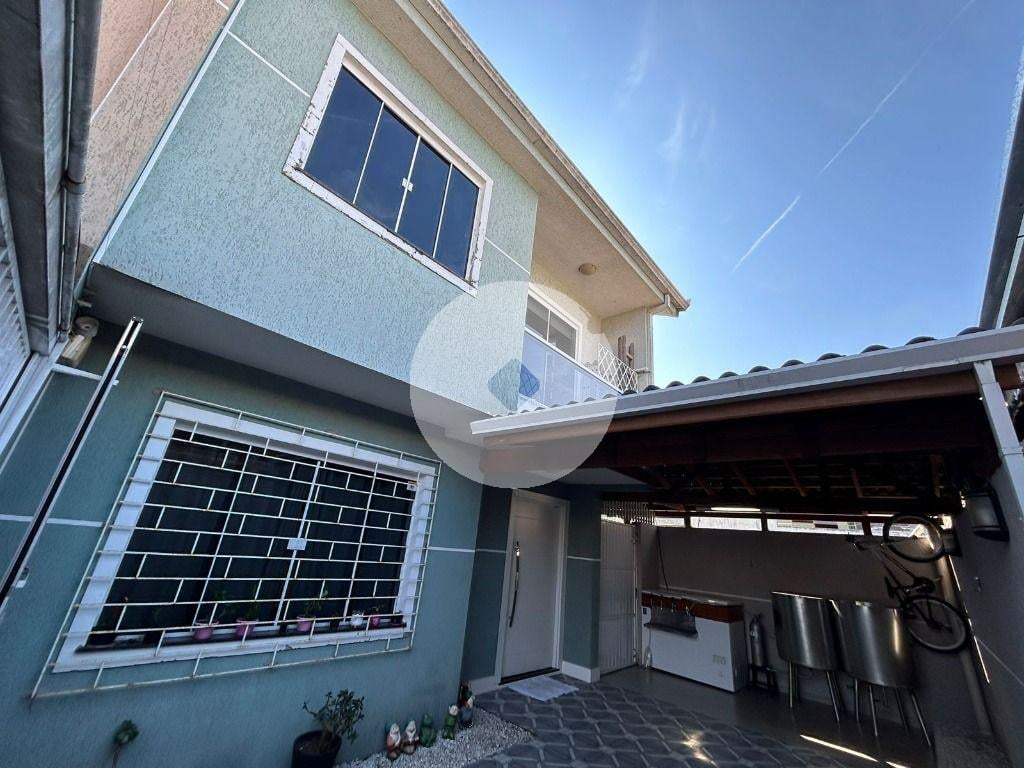 Sobrado com 3 dormitórios à venda, 130 m - Fazendinha - Curitiba PR