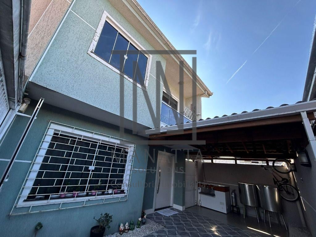 Sobrado com 3 dormitórios à venda, 130 m - Fazendinha - Curiti...