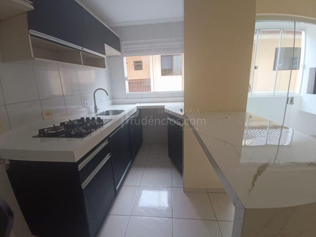 Apartamento para locação, com 2 dormitórios, 64m2- Portão- Cur...