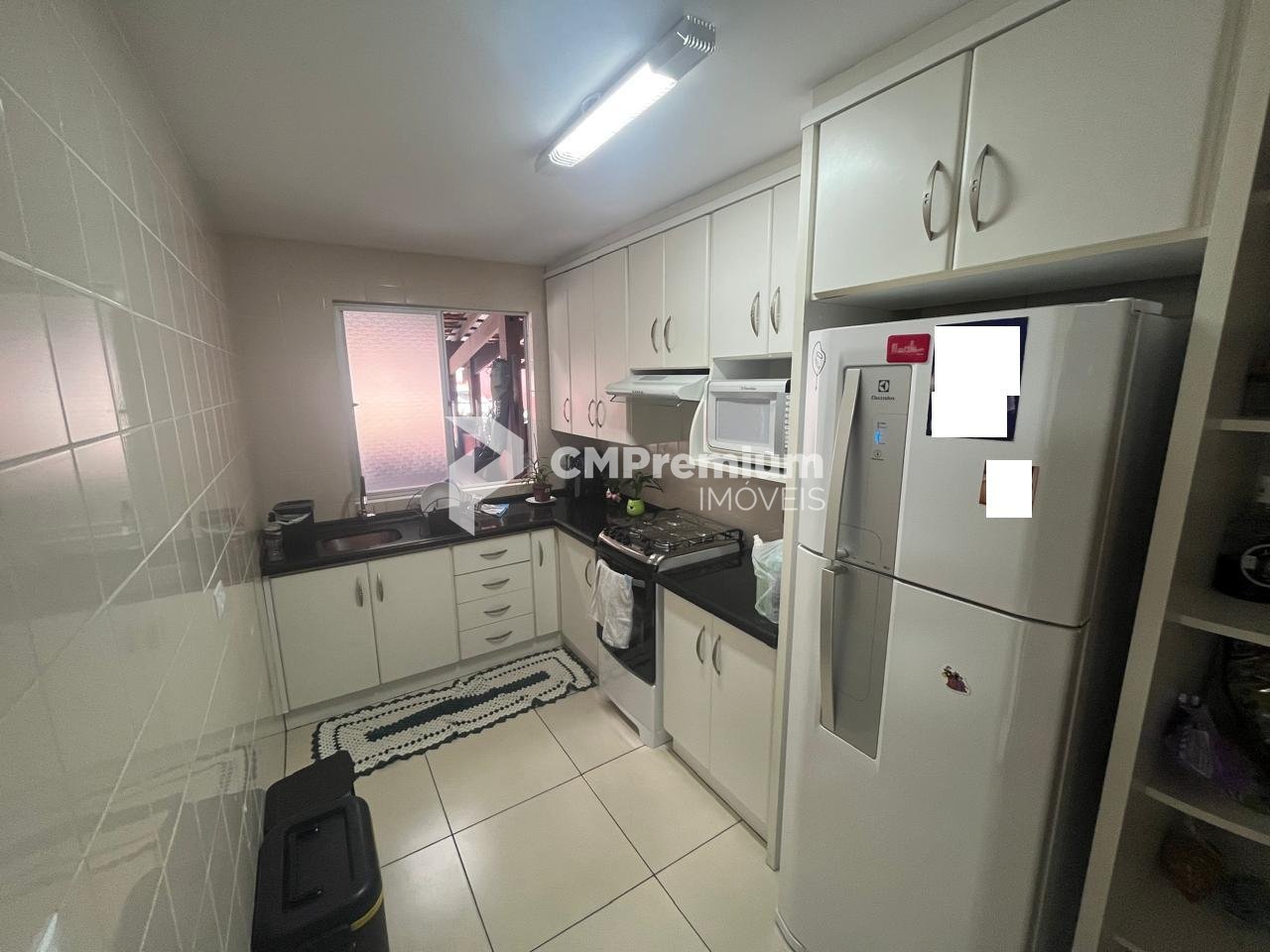 Sobrado em Condomíno, com 100m2 no Fazendinha, CURITIBA - PR