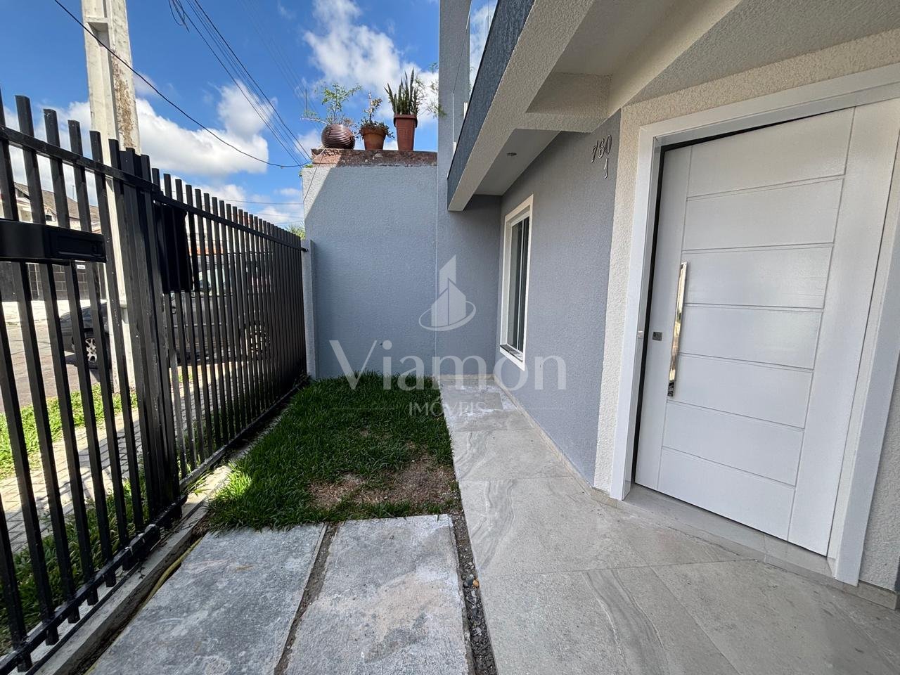 Sobrado com 2 dormitórios à venda, 72m , no Fazendinha- Curiti...