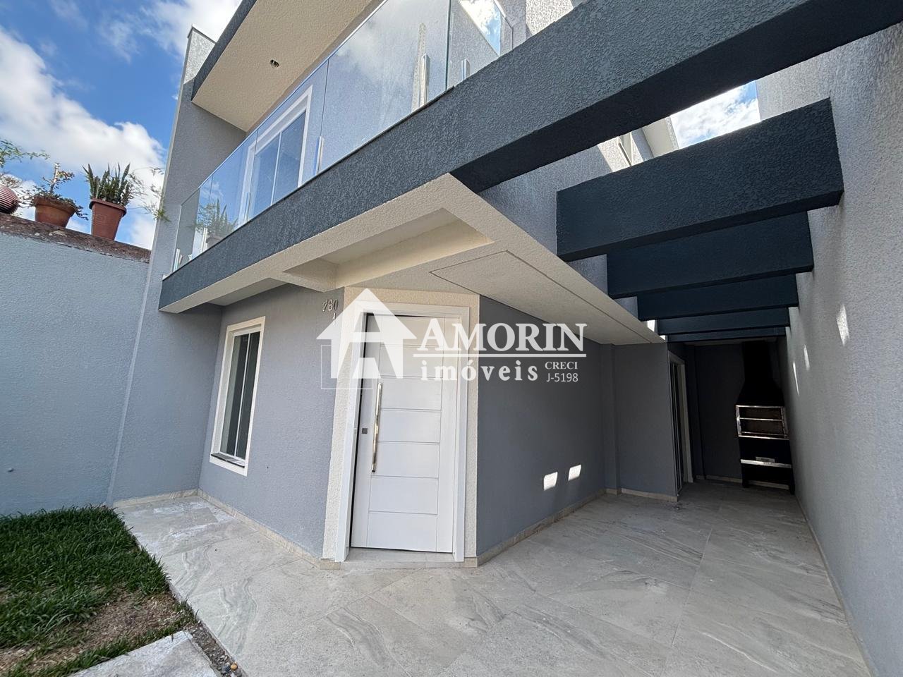Sobrado com 2 dormitórios à venda, 72m , no Fazendinha- Curiti...