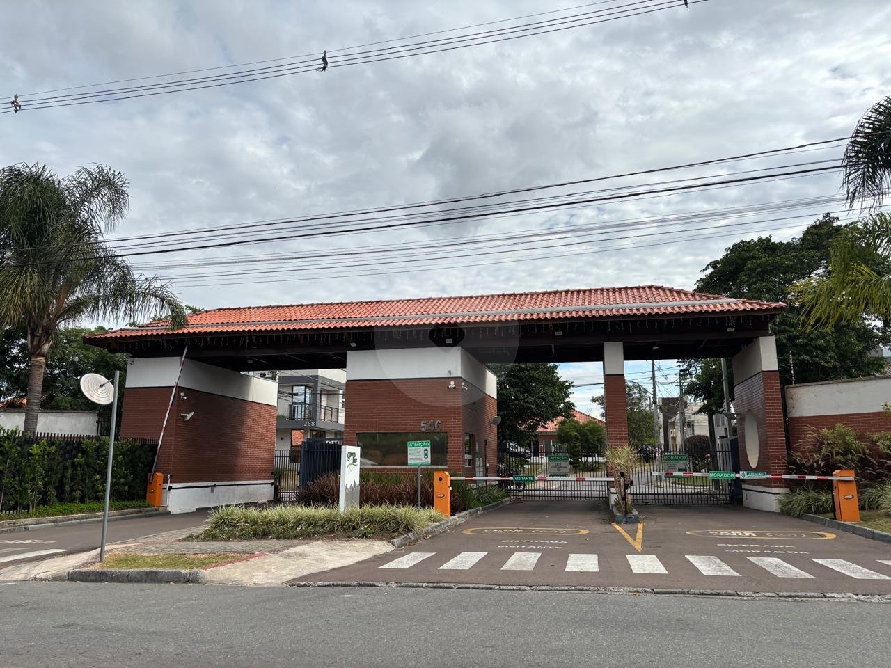 Sobrado com 3 dormitórios à venda, 132m , no Pinheirinho, CURITIBA - PR