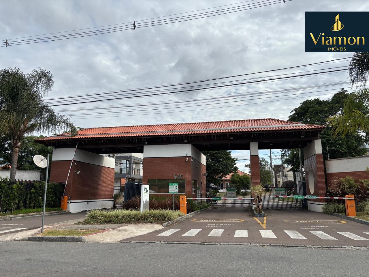 Sobrado com 3 dormitórios à venda, 132m , no Pinheirinho, CURI...