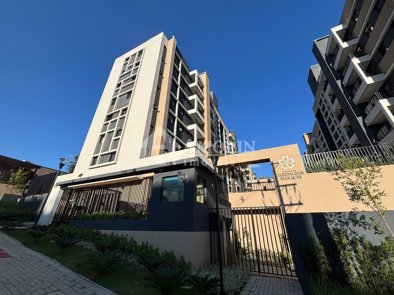 Apartamento com 2 dormitórios à venda, sacada com churrasqueir...