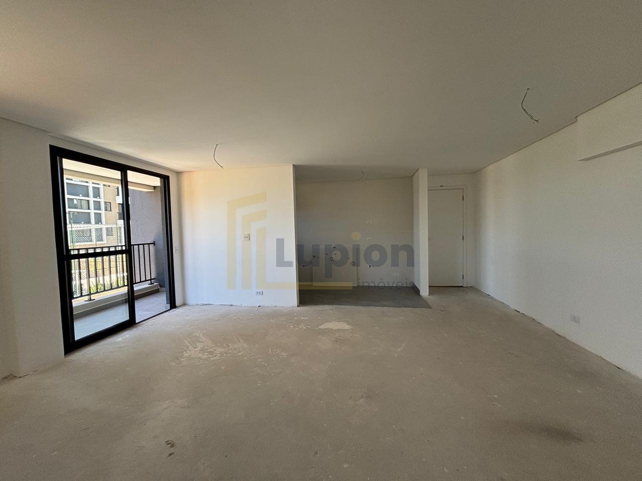 Apartamento com 2 dormitórios à venda, sacada com churrasqueir...