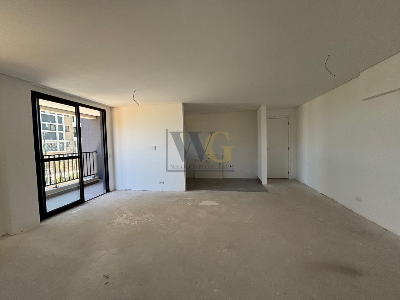 Apartamento com 2 dormitórios à venda, sacada com churrasqueir...