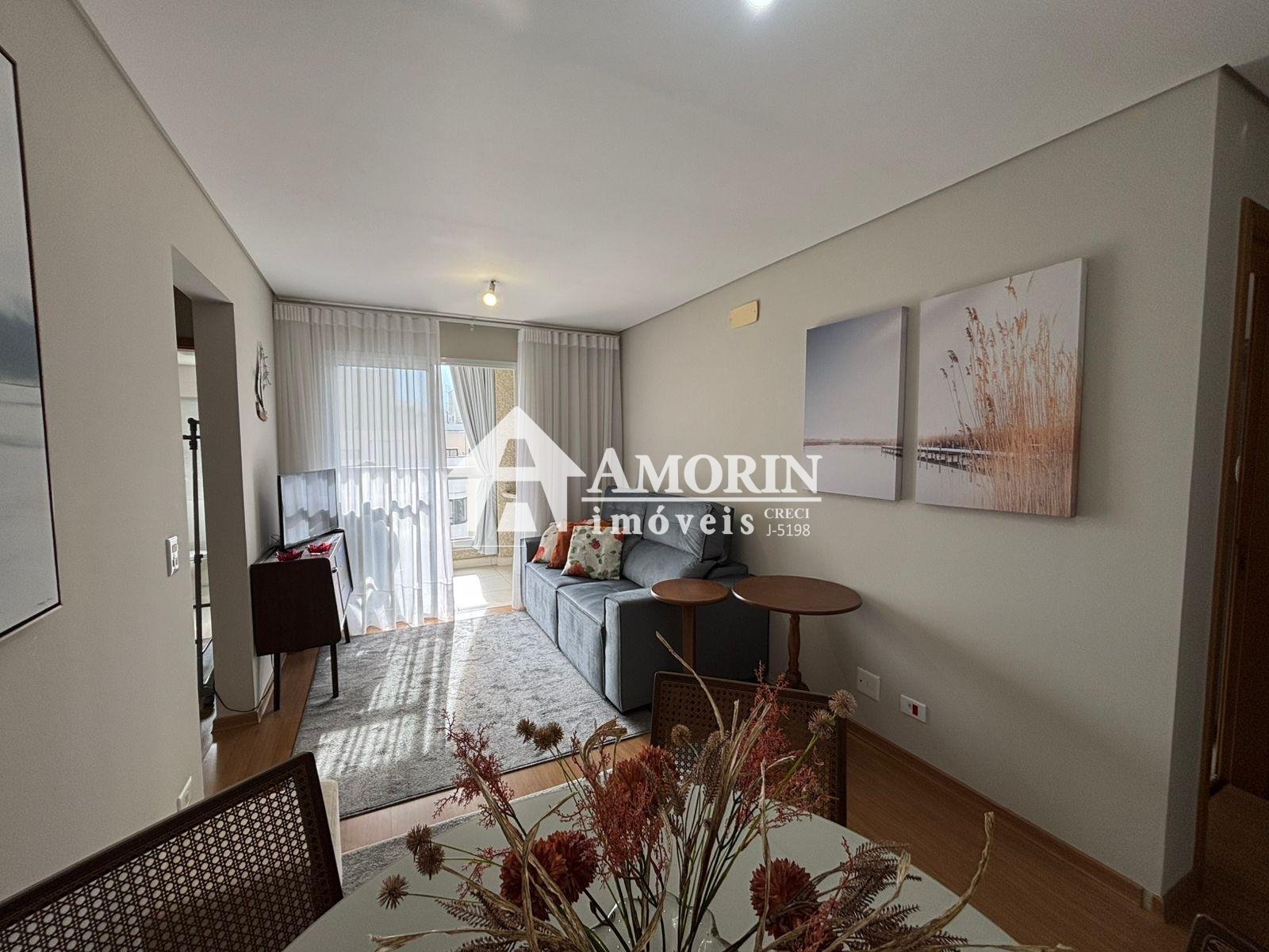Apartamento à venda no Água Verde, sacada com churrasqueira, 2...