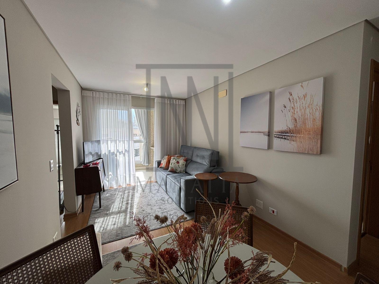 Apartamento à venda no Água Verde, sacada com churrasqueira, 2...