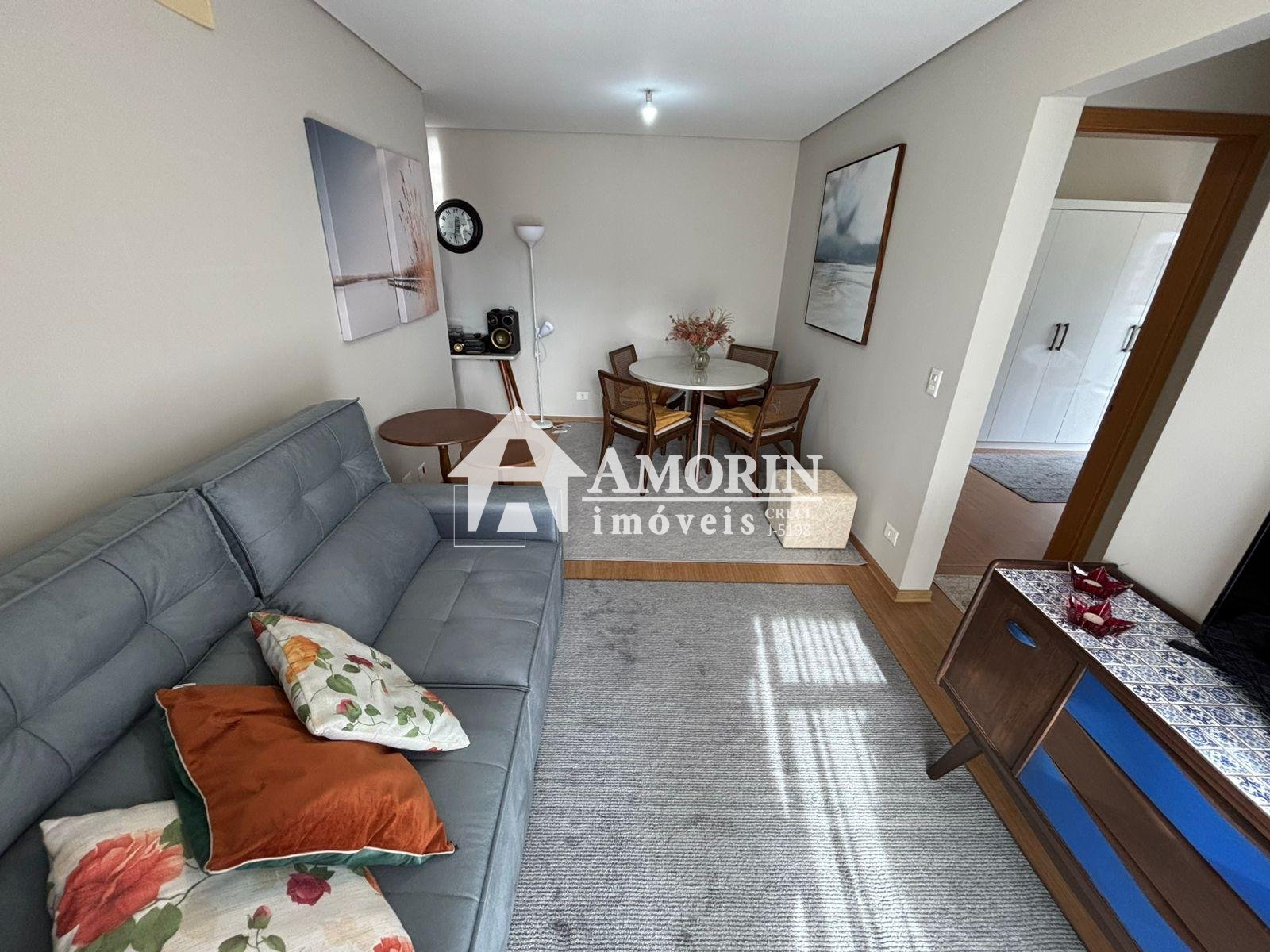 Apartamento à venda no Água Verde, sacada com churrasqueira, 2...