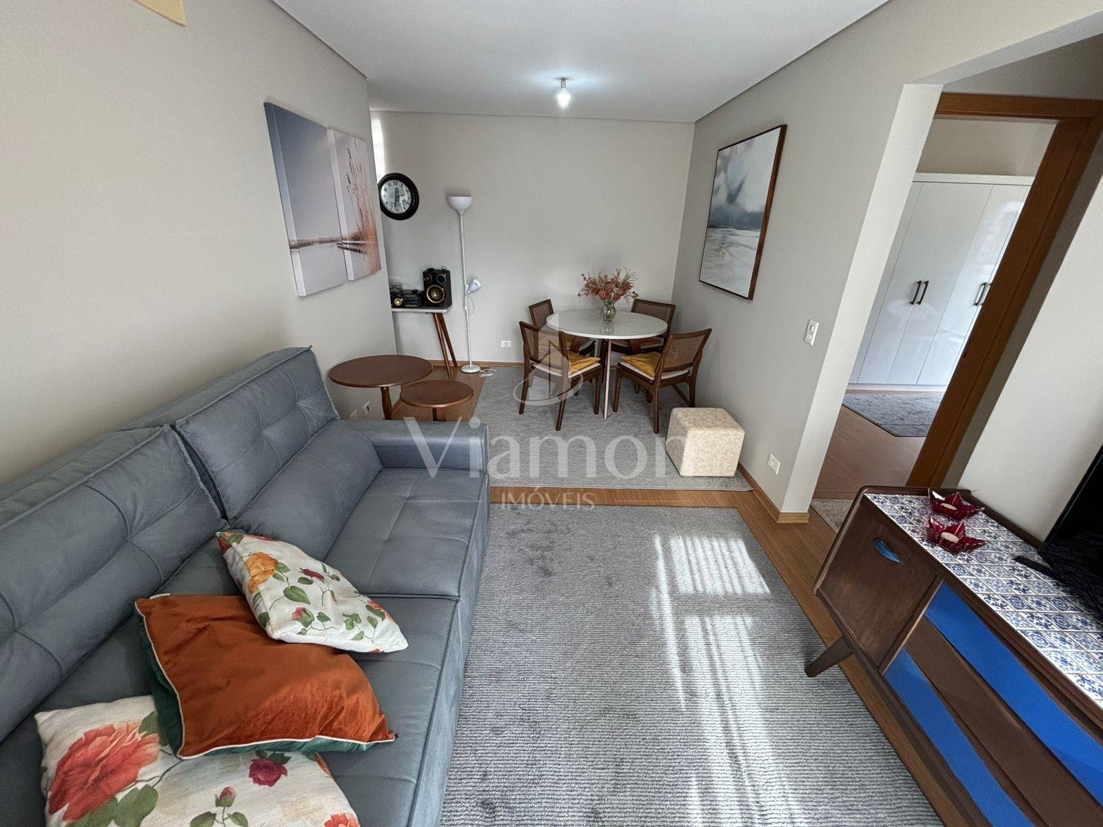 Apartamento à venda no Água Verde, sacada com churrasqueira, 2...