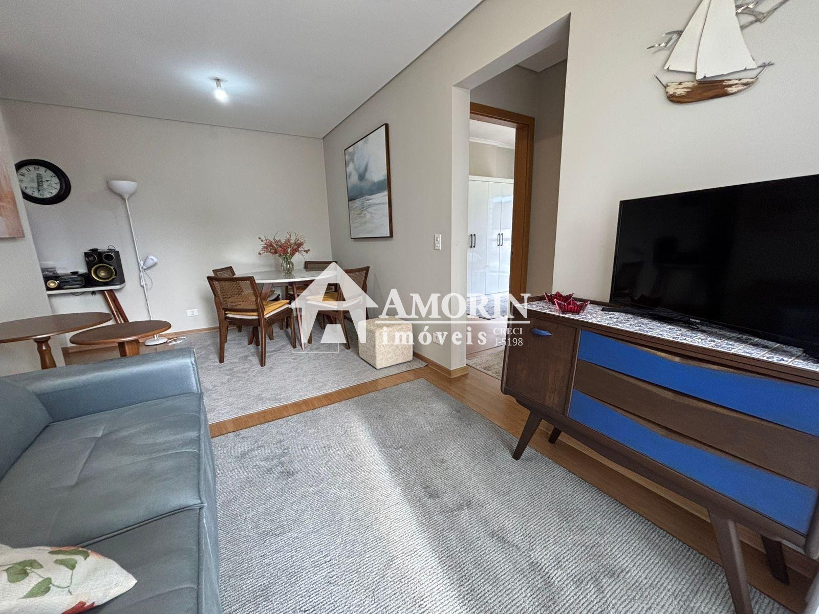 Apartamento à venda no Água Verde, sacada com churrasqueira, 2...