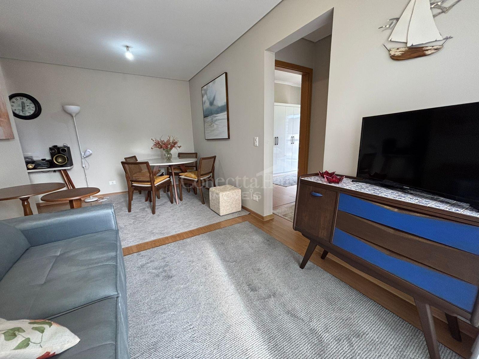 Apartamento à venda no Água Verde, sacada com churrasqueira, 2...