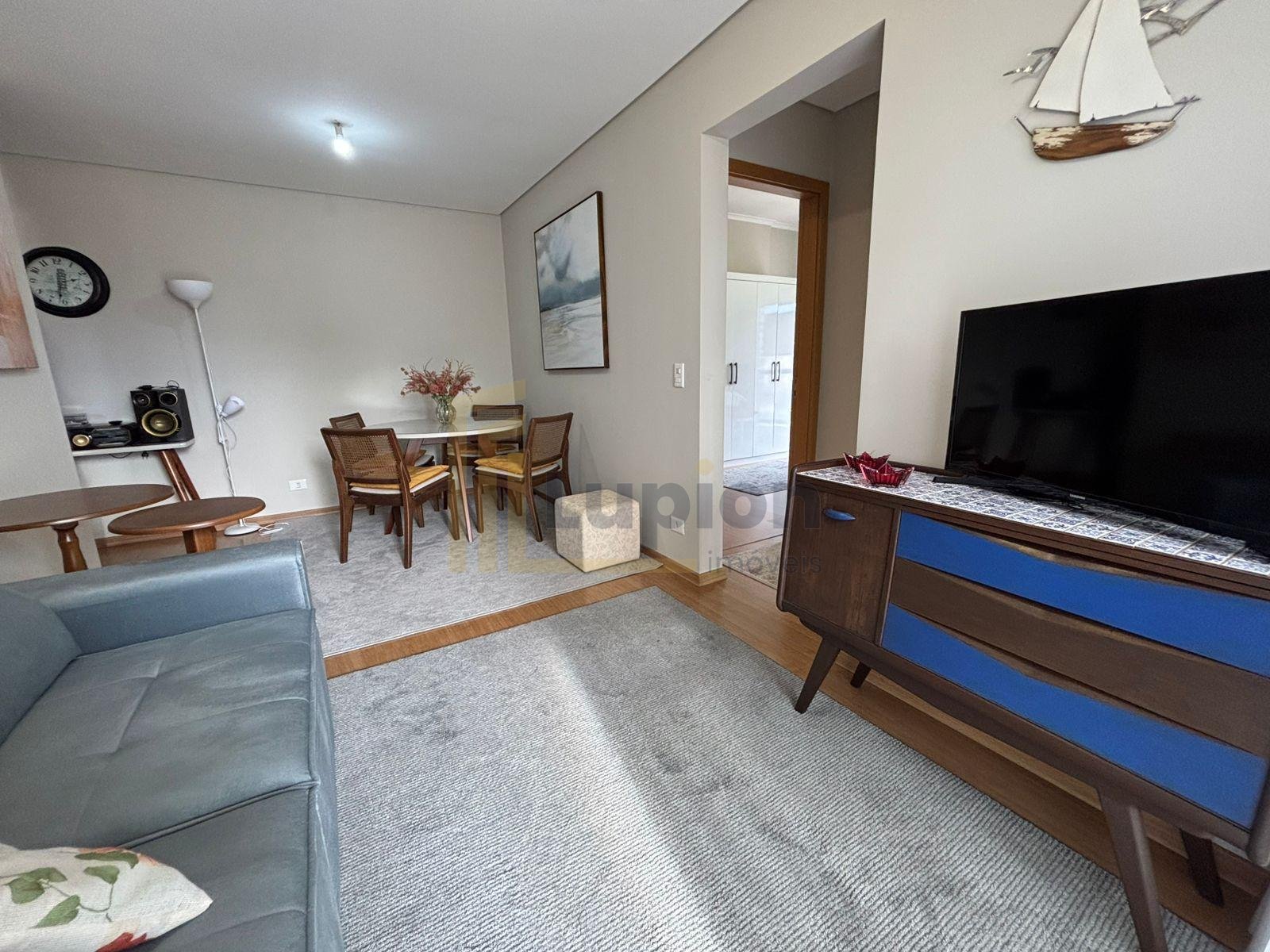 Apartamento à venda no Água Verde, sacada com churrasqueira, 2...