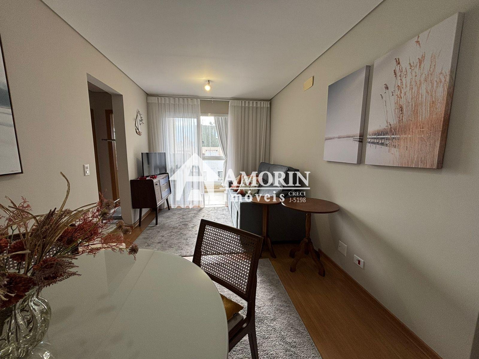 Apartamento à venda no Água Verde, sacada com churrasqueira, 2...