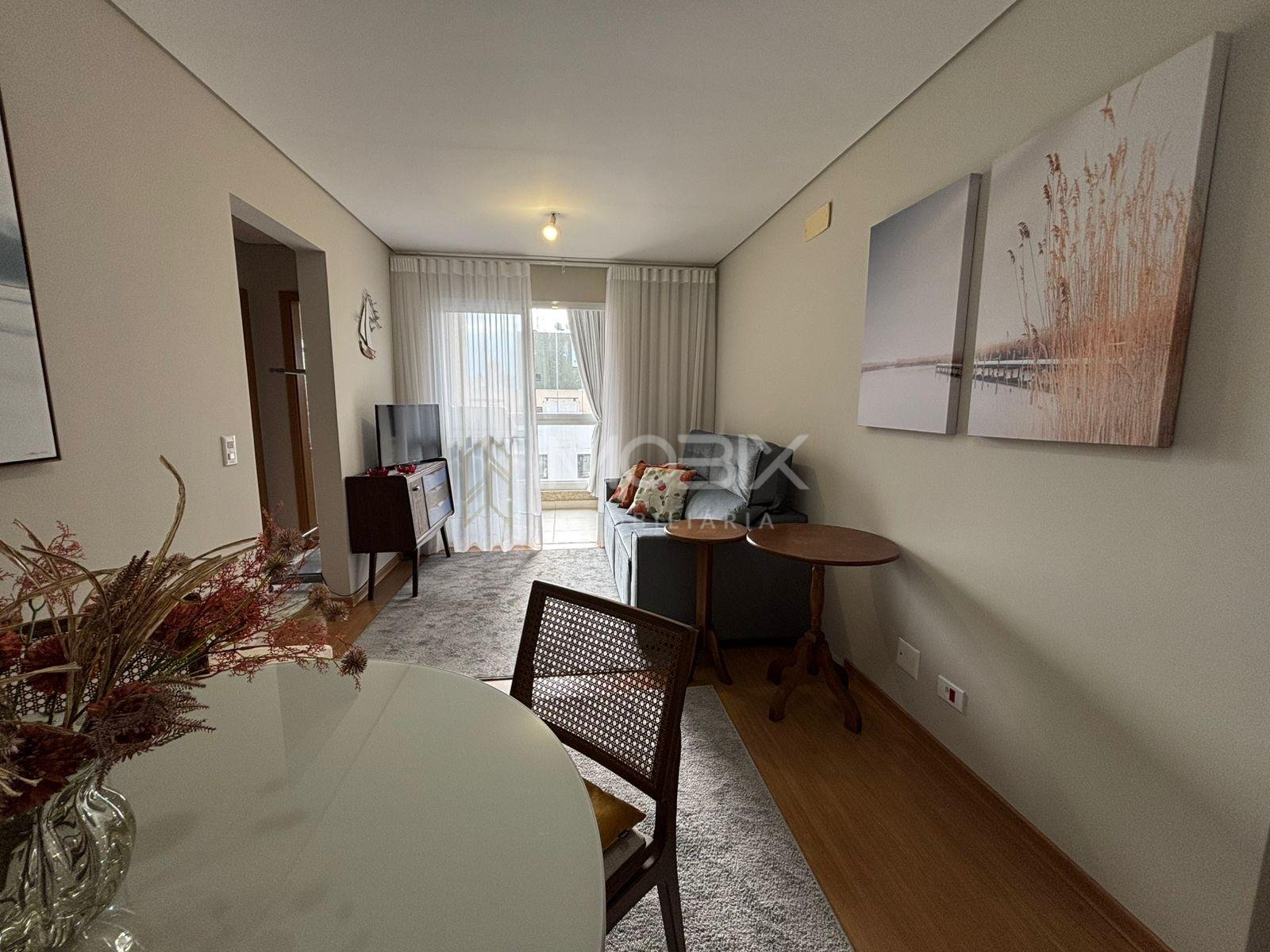 Apartamento à venda no Água Verde, sacada com churrasqueira, 2...