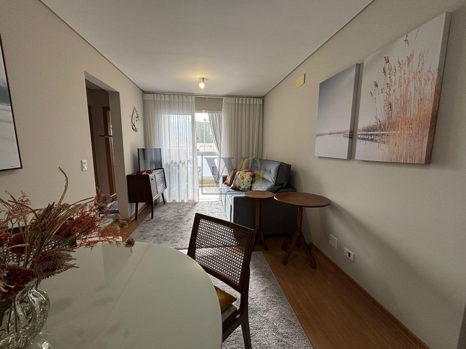 Apartamento à venda no Água Verde, sacada com churrasqueira, 2...