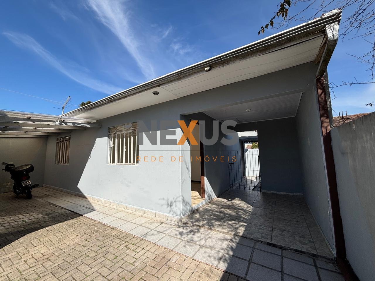 Casa com 2 dormitórios para locação, Capão Raso, CURITIBA - PR