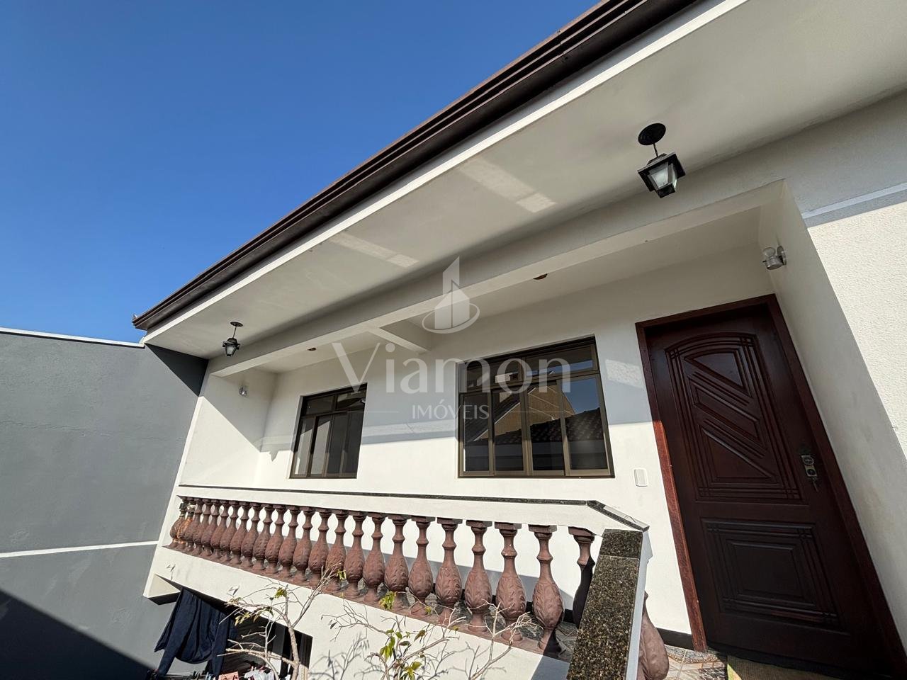 Casa em  2 dormitórios com armários cozinha, próximo ao Mercad...