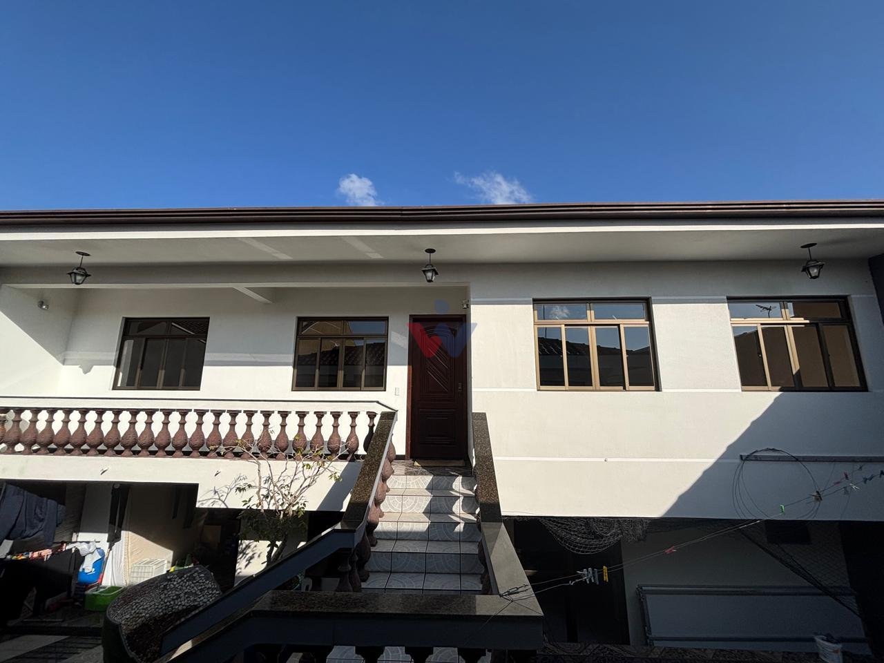 Casa em  2 dormitórios com armários cozinha, próximo ao Mercad...