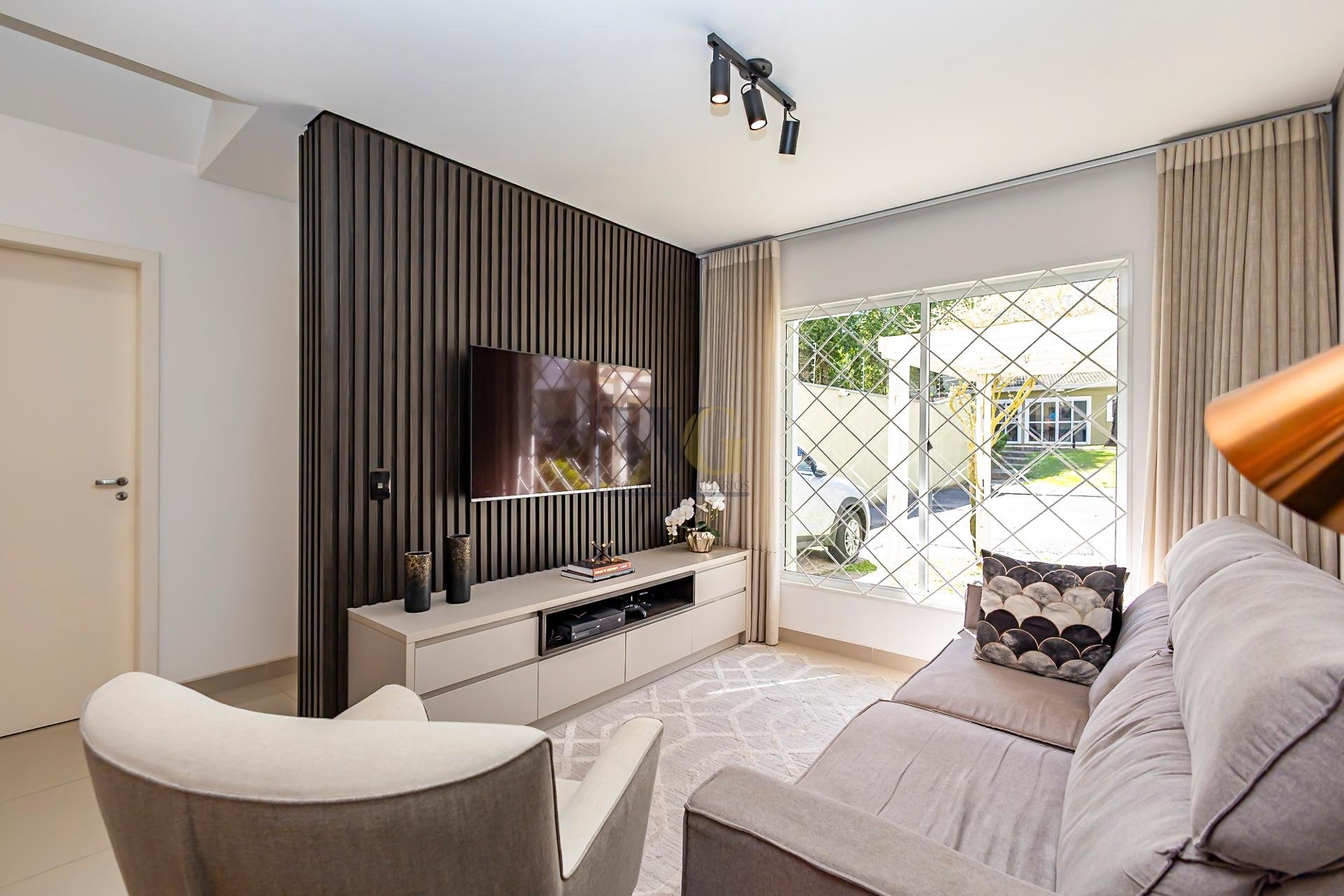 Sobrado à venda em condomínio fechado, 3 dormitórios, 168m2- C...