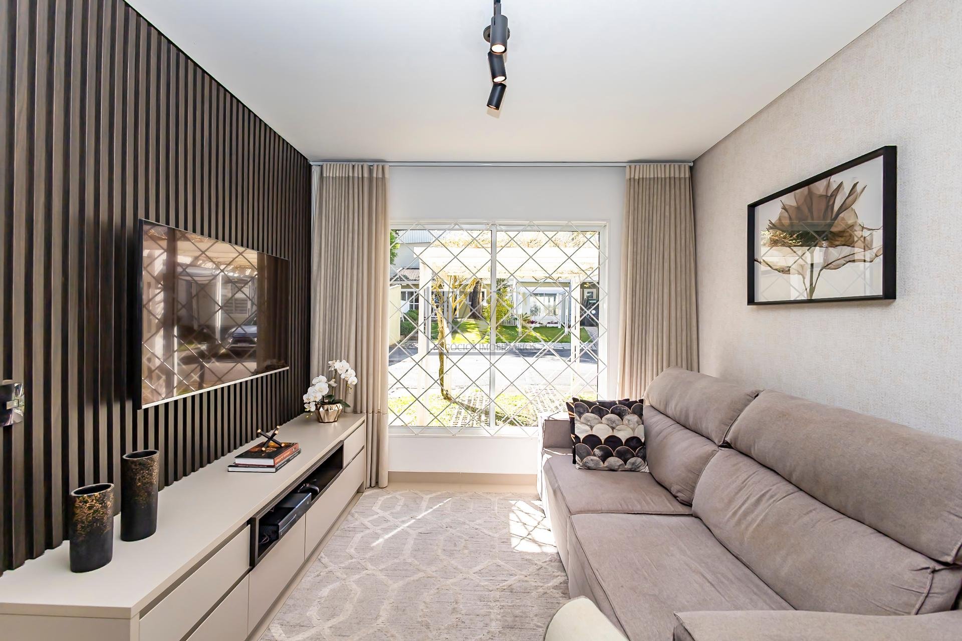 Sobrado à venda em condomínio fechado, 3 dormitórios, 168m2- C...