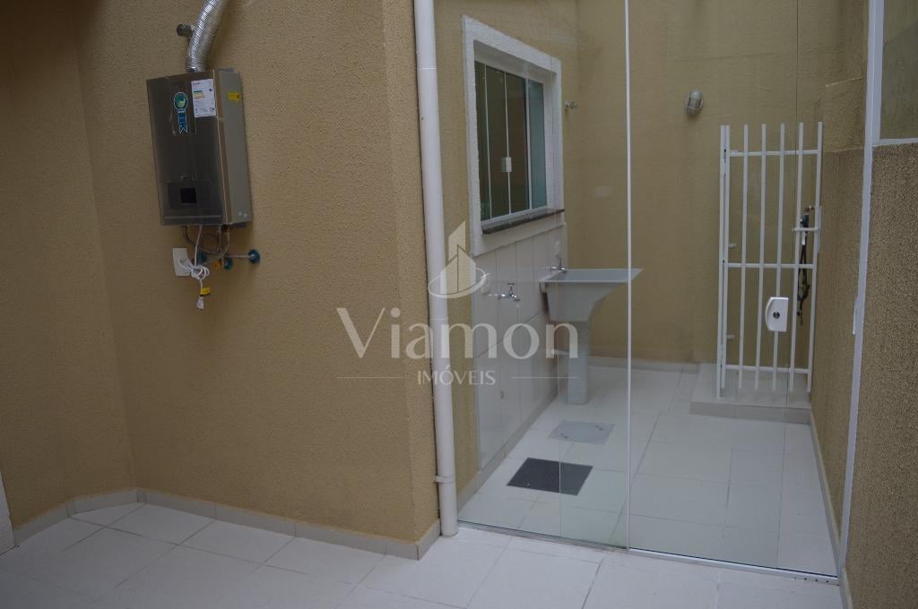 Sobrado á venda Pinheirinho, Curitiba-Pr em Condomínio Fechado.