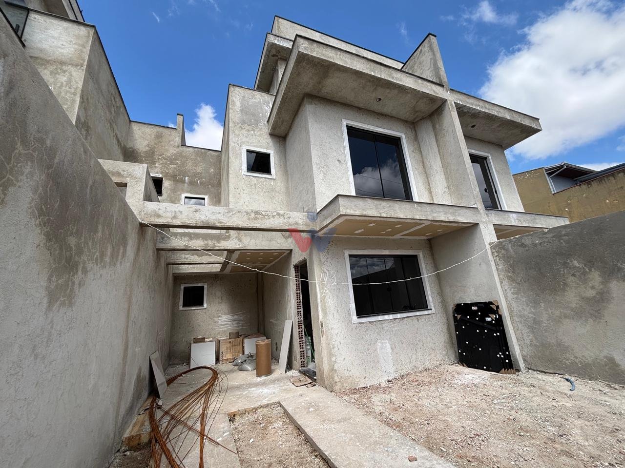 Sobrado com 122,88 m , 3 dormitórios  1 suite , sacada, Aceita...