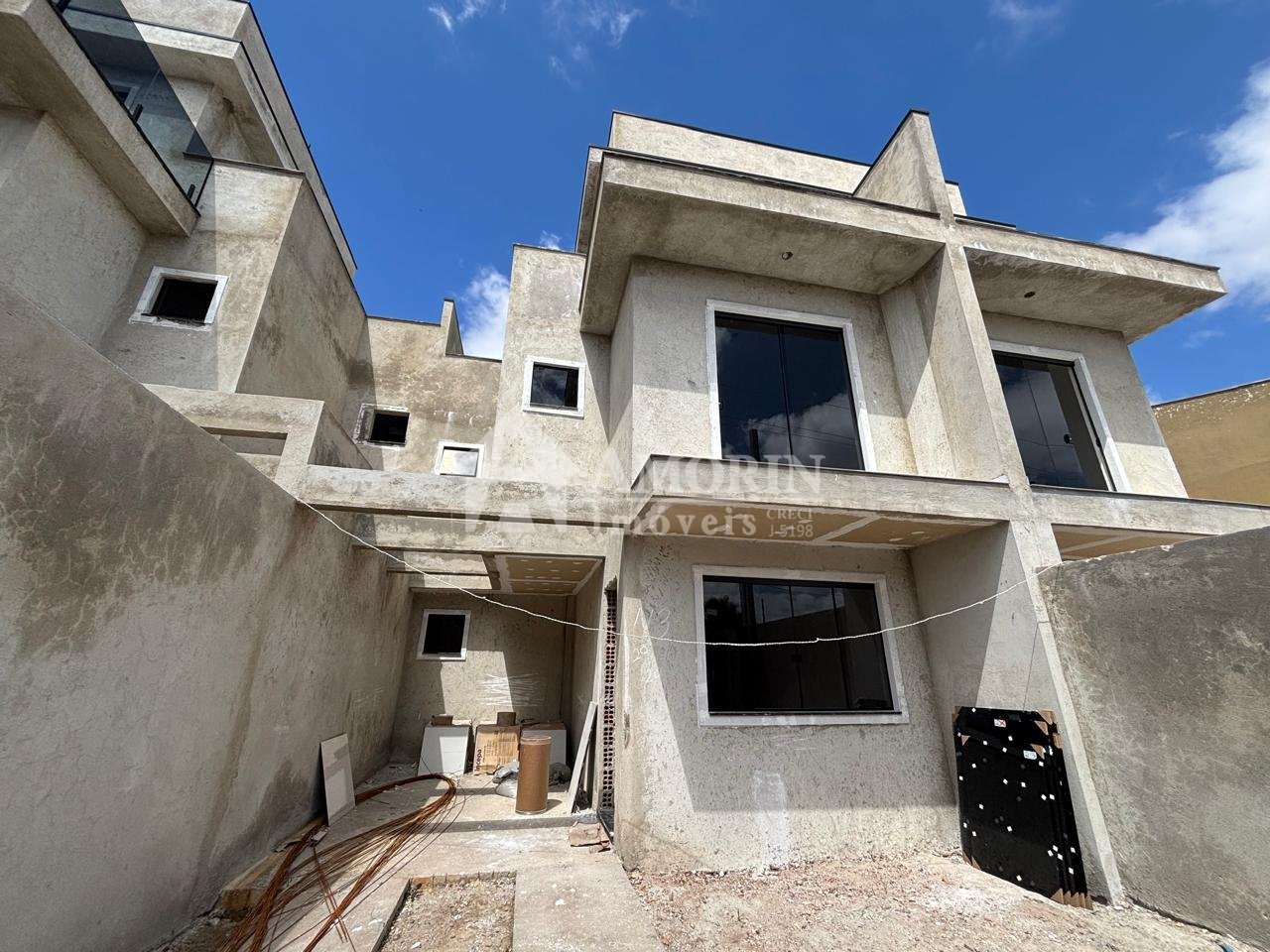 Sobrado com 122,88 m , 3 dormitórios  1 suite , sacada, Aceita...