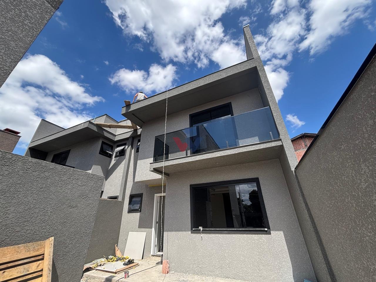 Sobrado à venda, 143m2, 3 dormitórios  1 suíte com sacada , te...