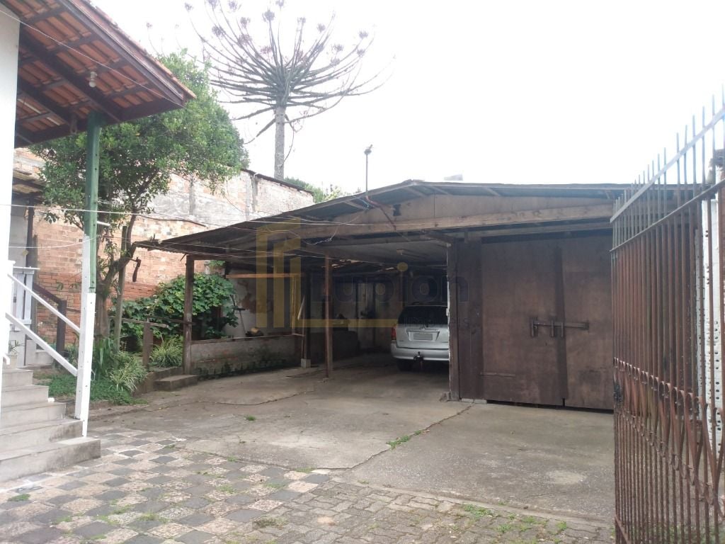 Terreno a venda  Campina do Siqueira; 381,70m²  com construçã...