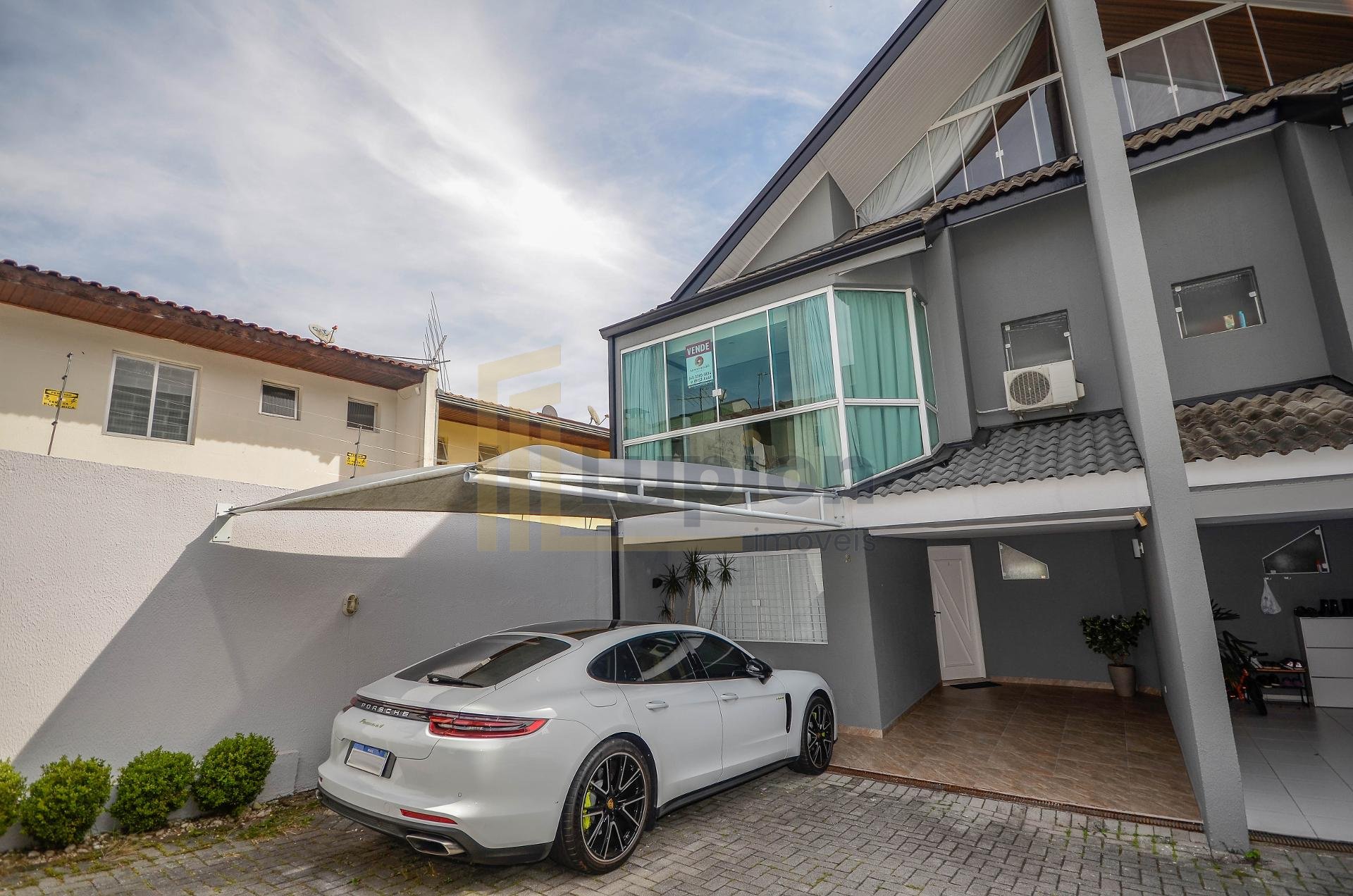 Sobrado com 3 quartos mobiliado e decorado a venda no Ecoville