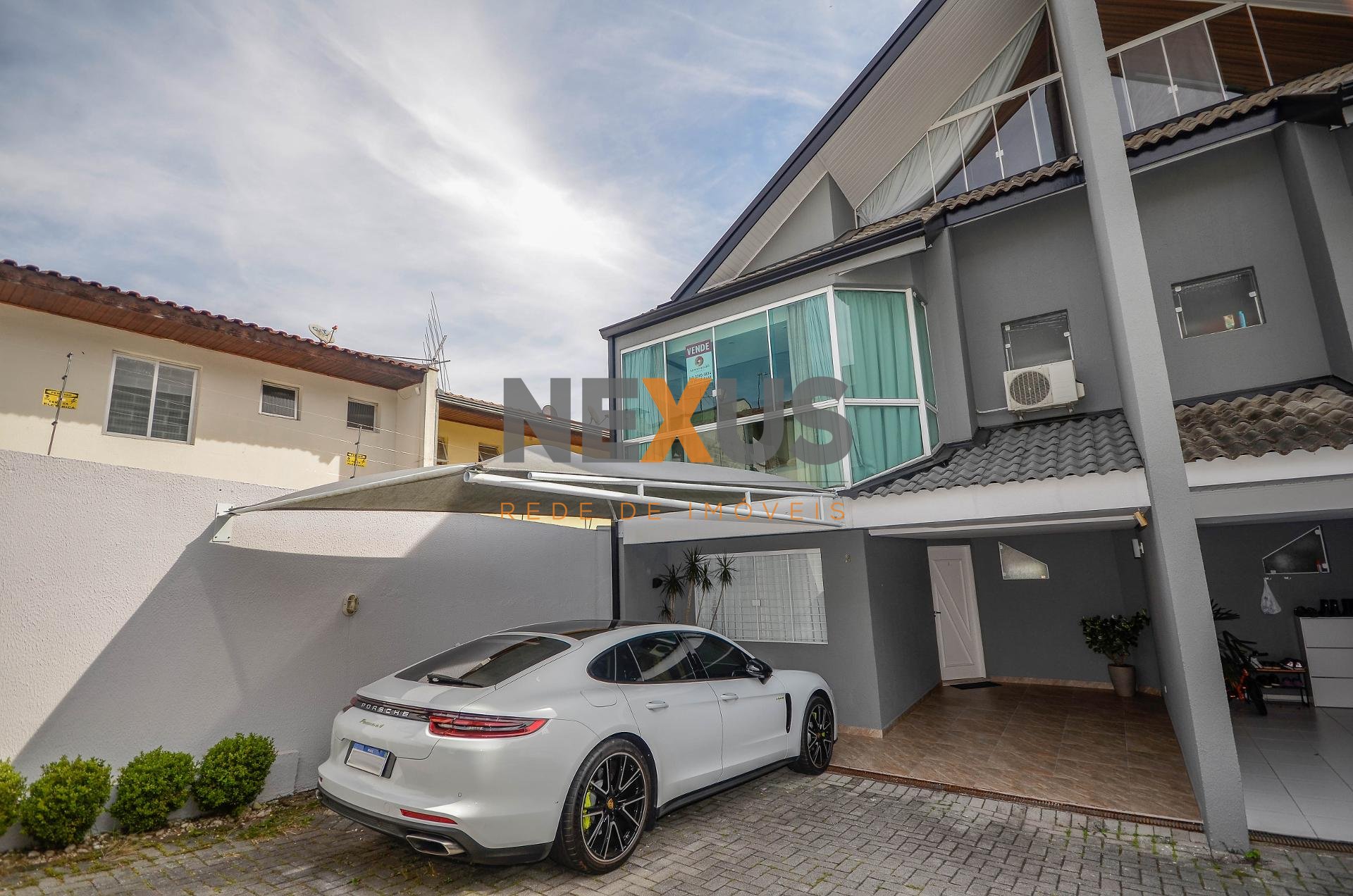 Sobrado com 3 quartos mobiliado e decorado a venda no Ecoville