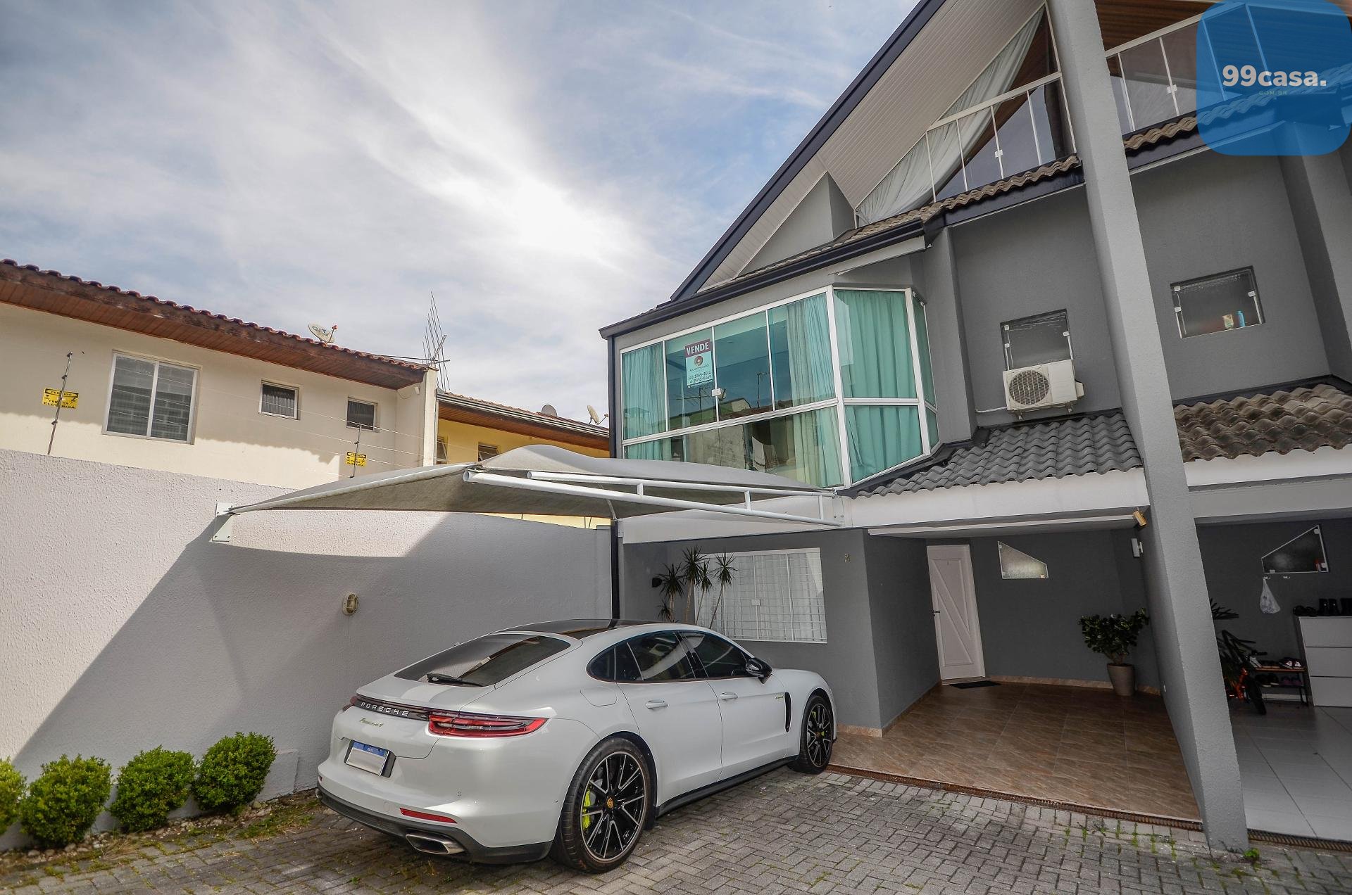 Sobrado com 3 Su?tes ? venda, 230 m2 por R  2.499.000 - Brejat...