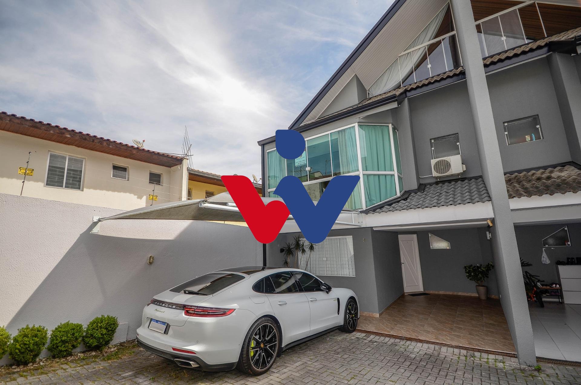 Sobrado mobiliado e decorado a venda no ecoville