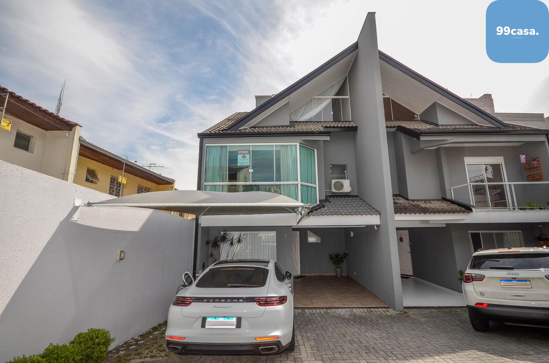 Sobrado mobiliado e decorado a venda no ecoville