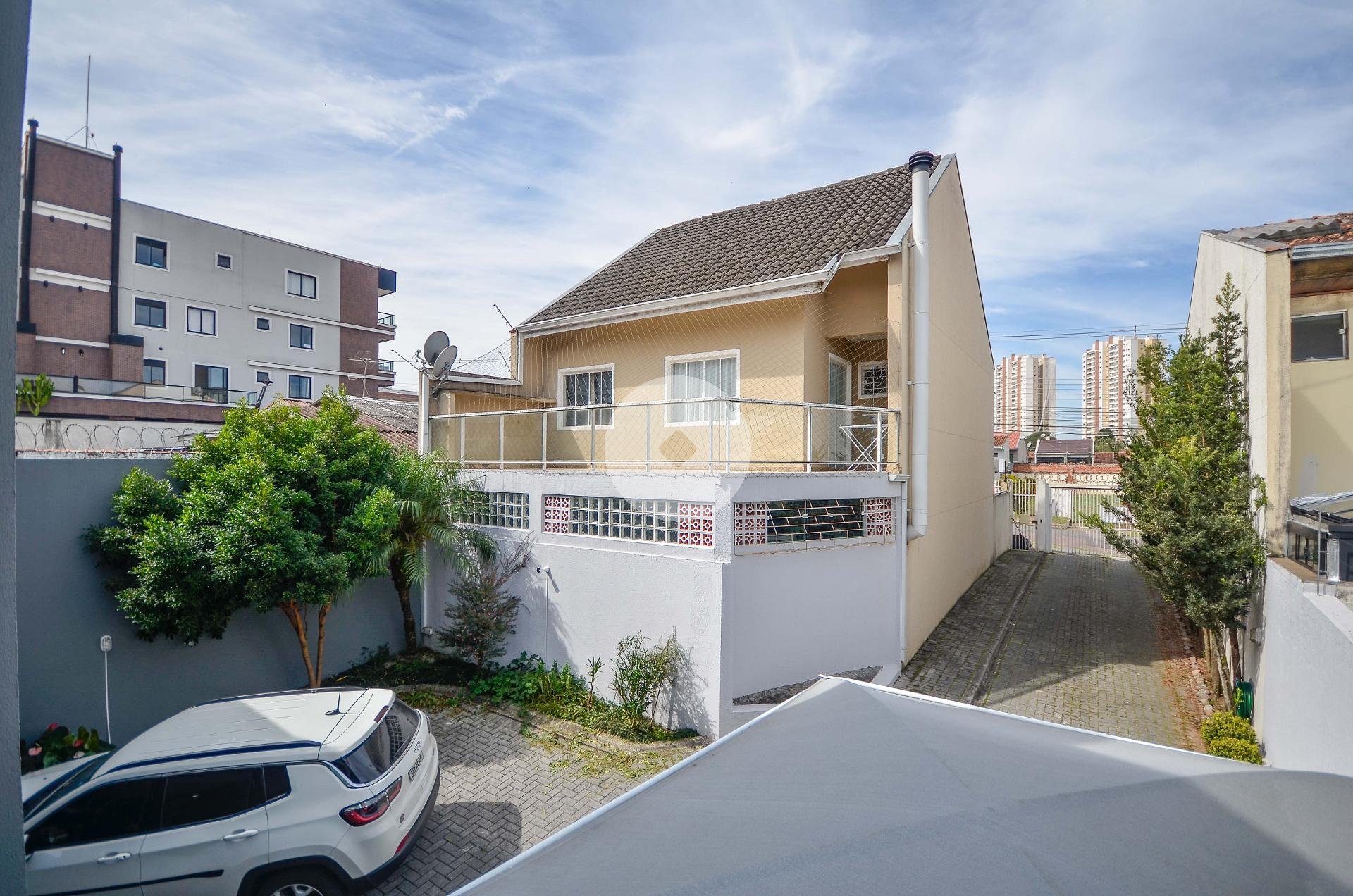 Sobrado mobiliado e decorado a venda no ecoville