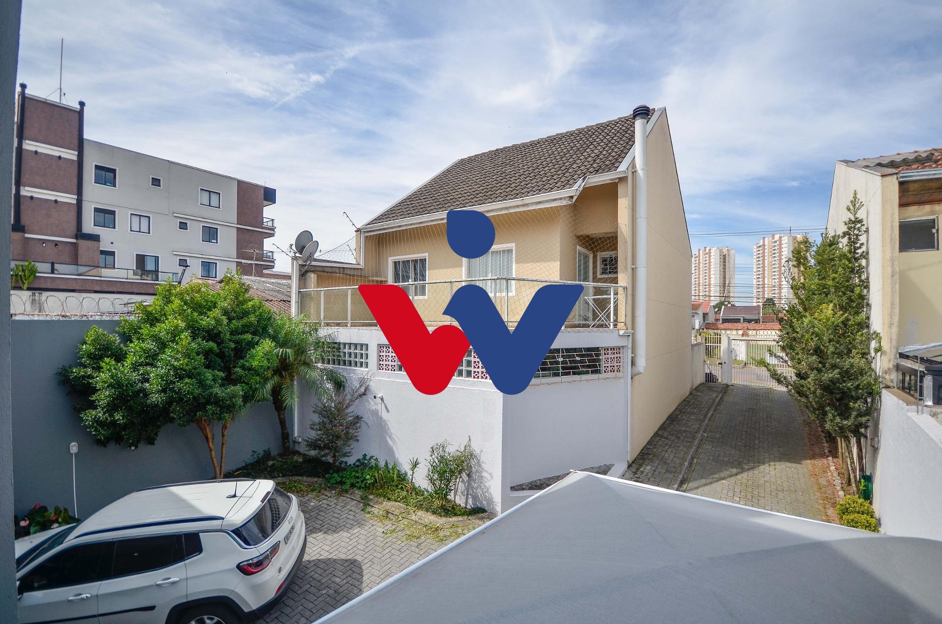 Sobrado mobiliado e decorado a venda no ecoville