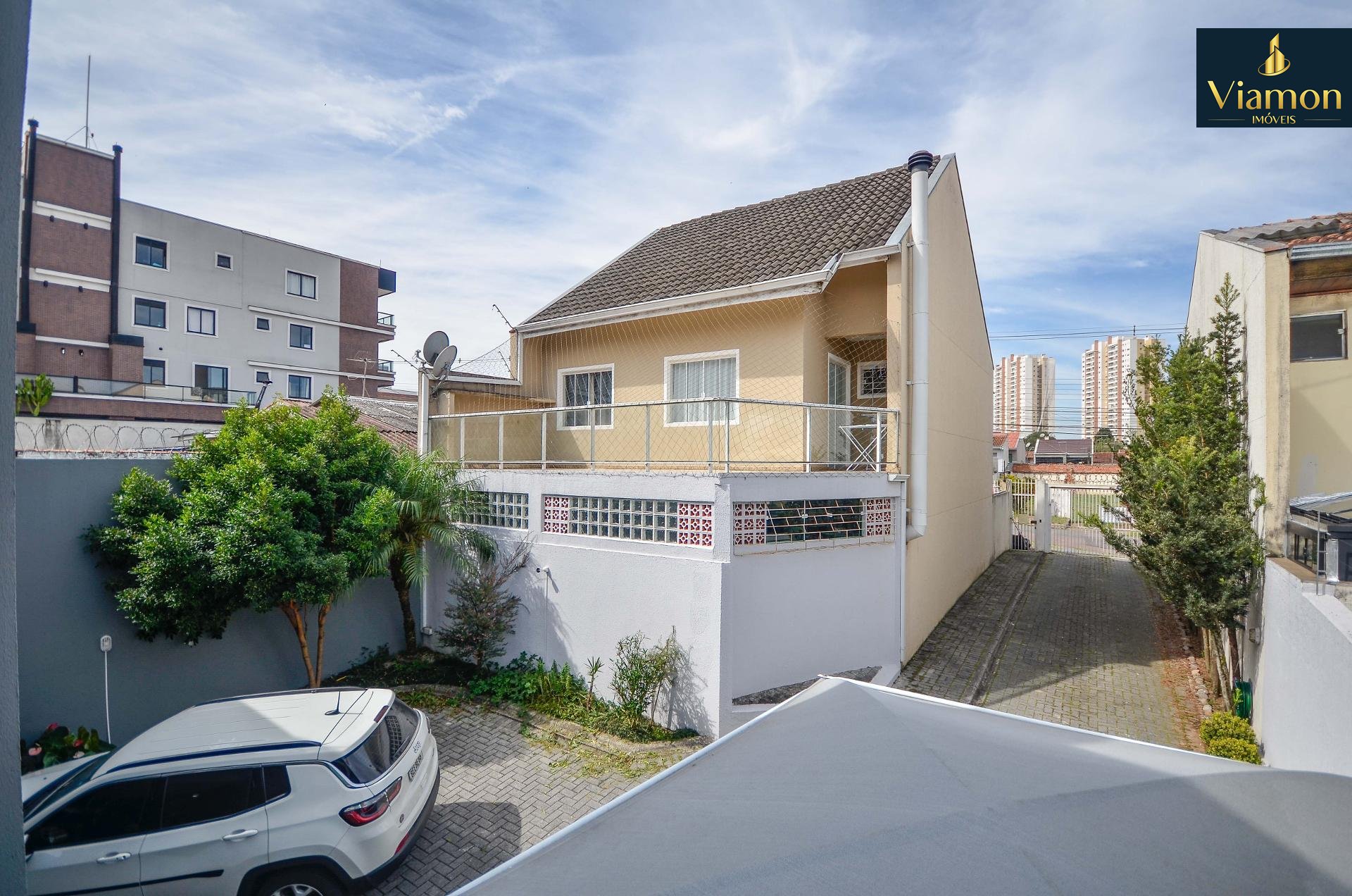 Sobrado mobiliado e decorado a venda no ecoville