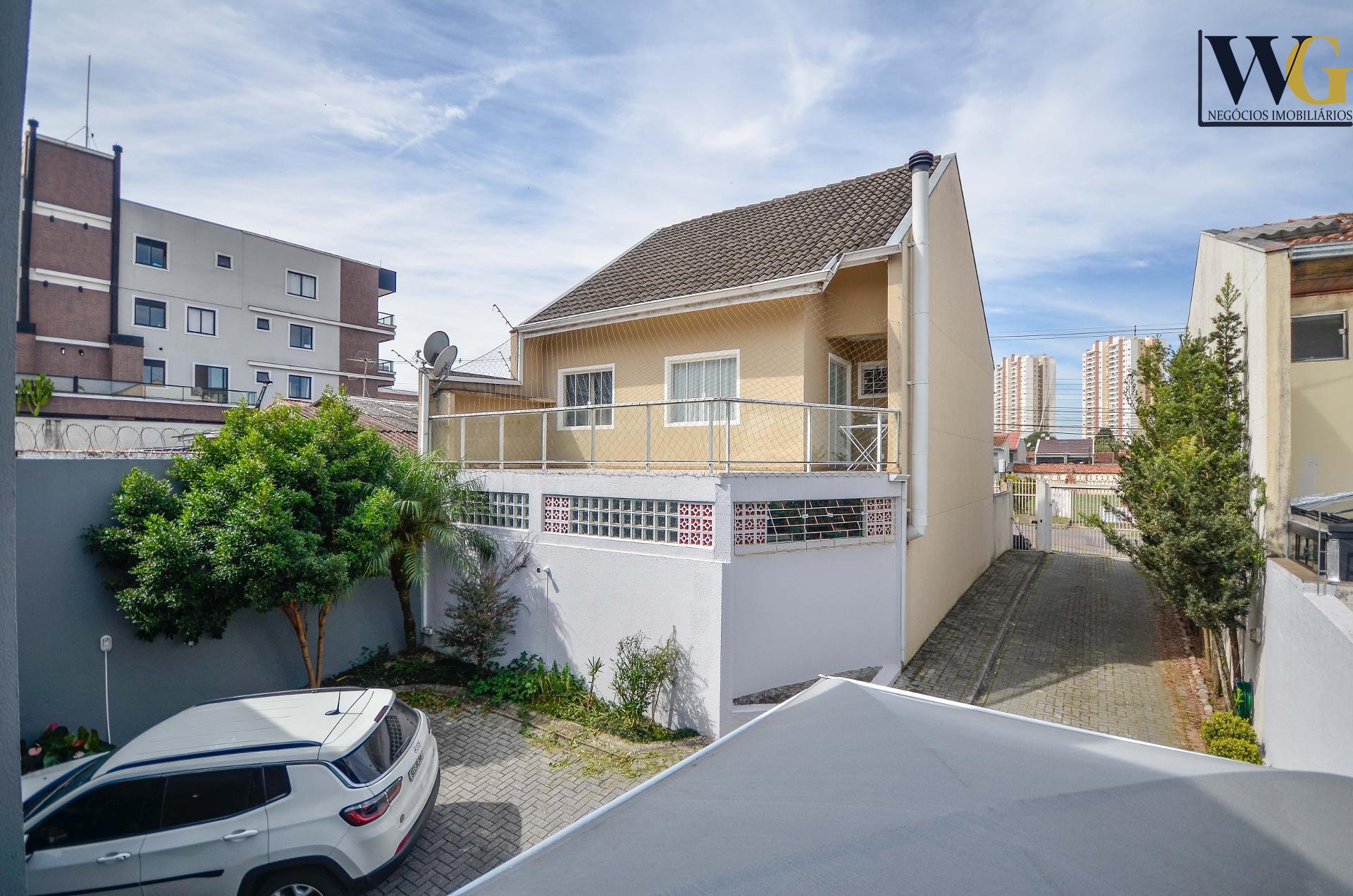 Sobrado mobiliado e decorado a venda no ecoville
