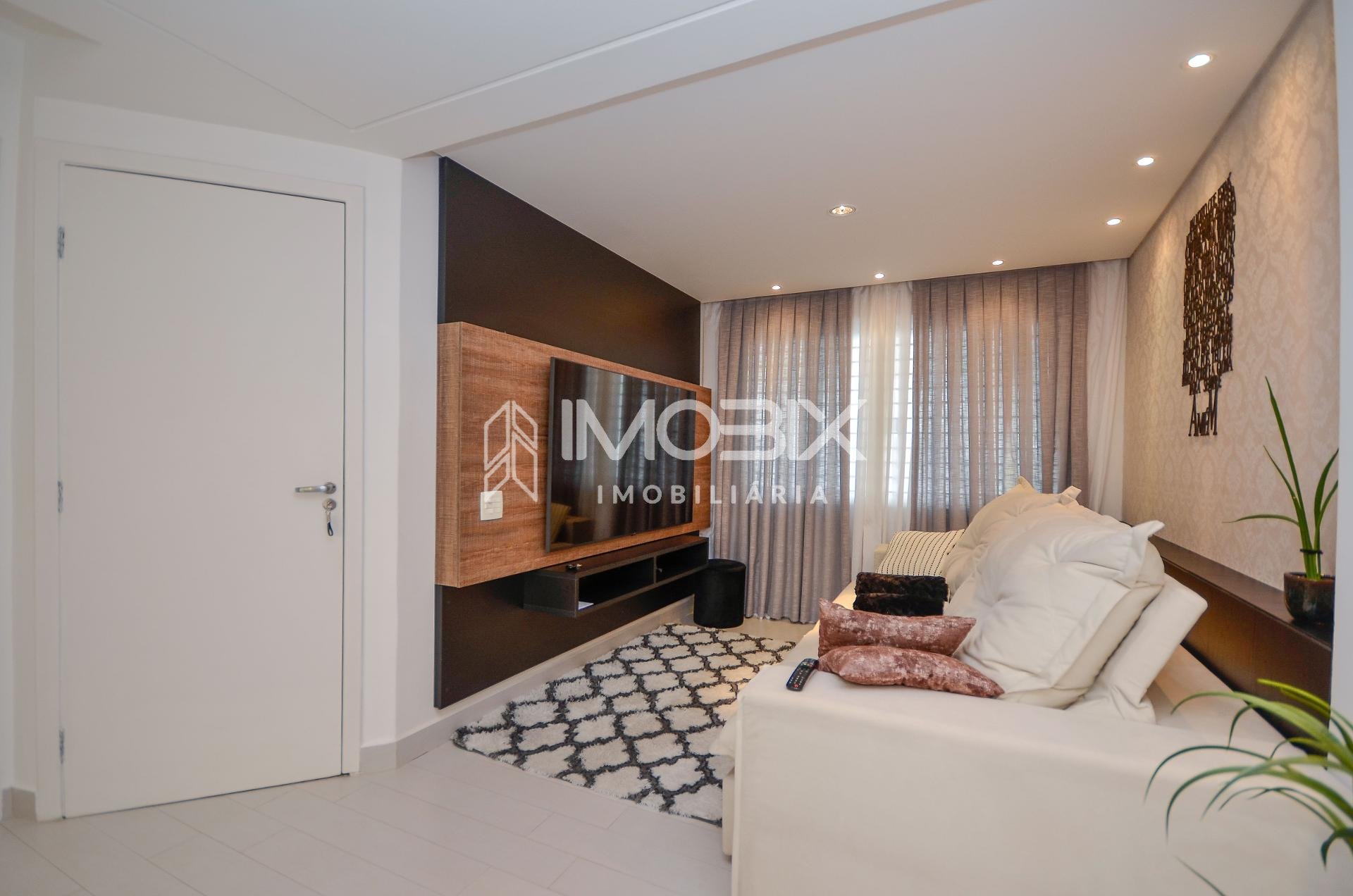 Sobrado mobiliado e decorado a venda no ecoville