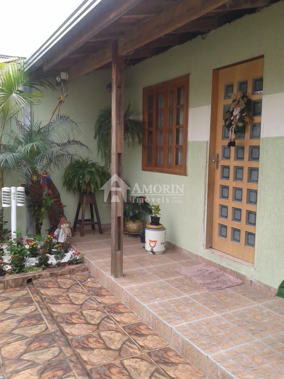 Casa a venda- Bairro Orleans - Com 3 excelentes casas, Terreno...