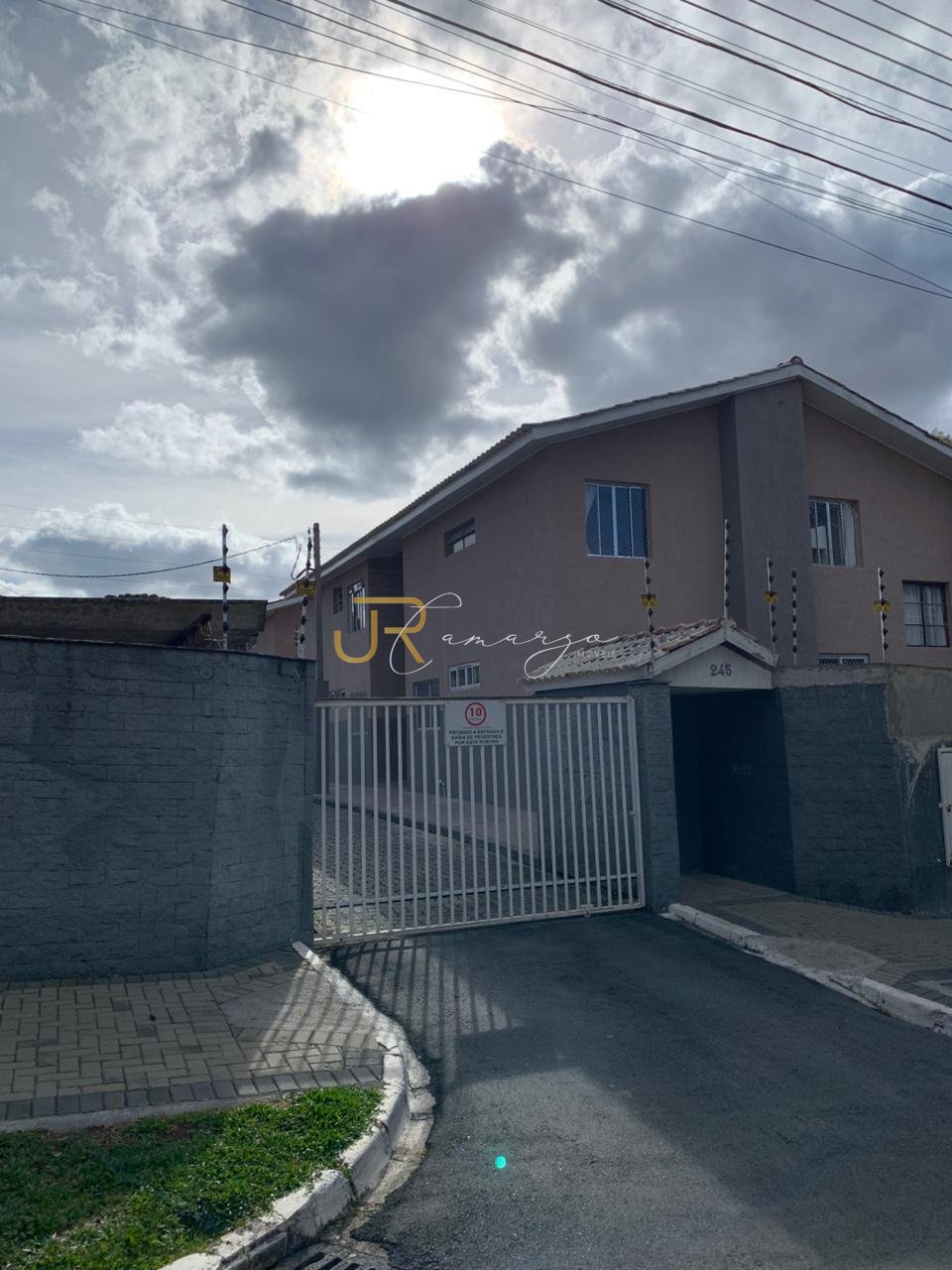 Apartamento com 2 quartos, sacada com churrasqueira e garagem ...