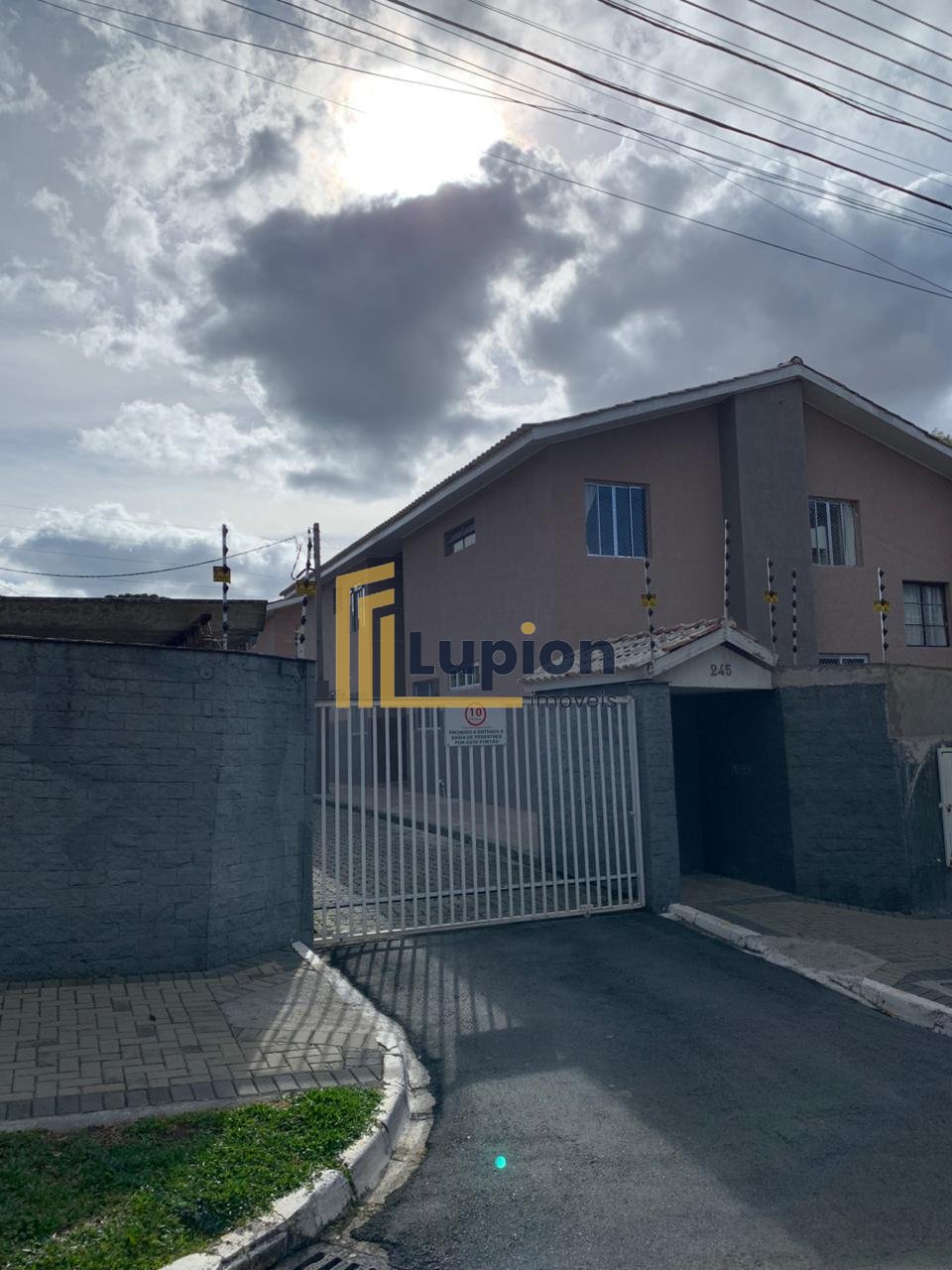 Apartamento com 2 quartos, sacada com churrasqueira e garagem ...