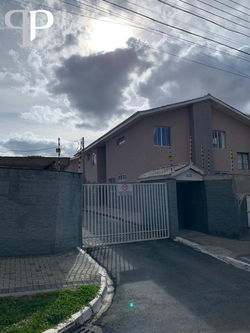 Apartamento com 2 quartos, sacada com churrasqueira e garagem ...